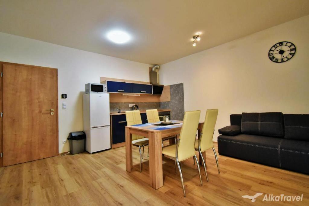 Moderni Apartman Horni Marsov - By Alka Exterior foto